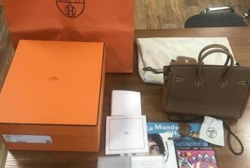 Взятка и сумка Hermes: ранее осуждённый чиновник возглавил Казахстанскую федерацию хоккея