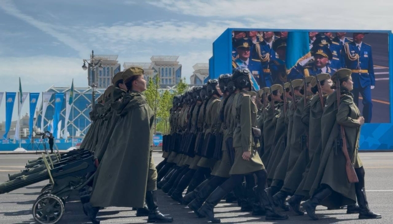 Дань памяти или политический жест? Как прошёл военный парад в Астане