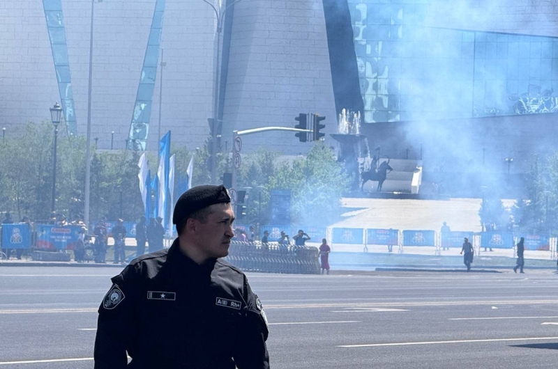 Дань памяти или политический жест? Как прошёл военный парад в Астане