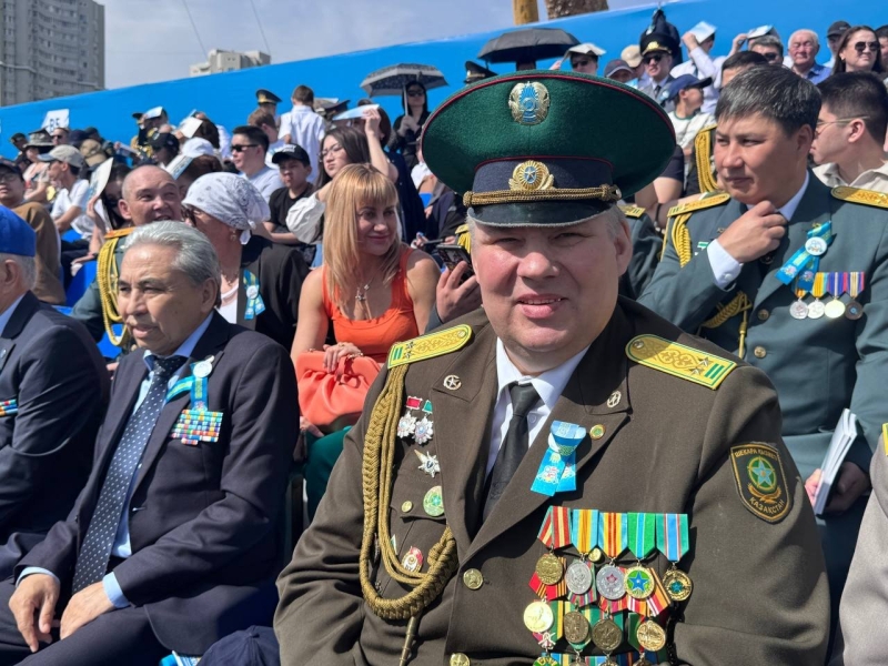 Дань памяти или политический жест? Как прошёл военный парад в Астане
