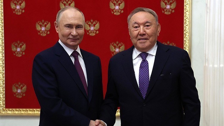 Путин встретился с Назарбаевым в Кремле