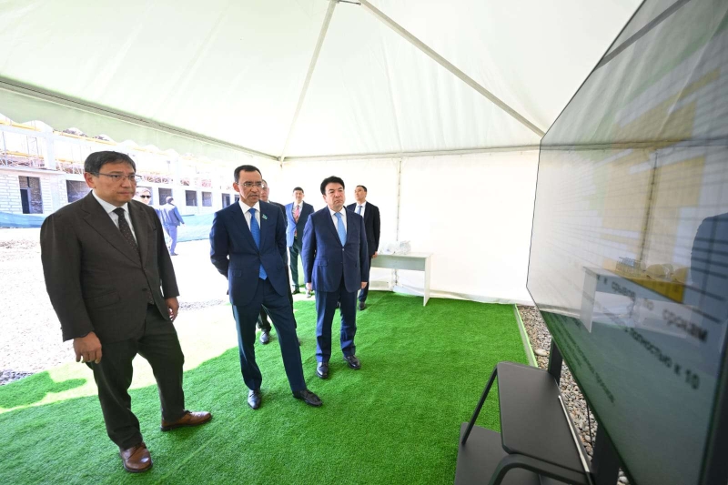 Спикер Сената ознакомился с ходом строительства школы Абая в Алматы