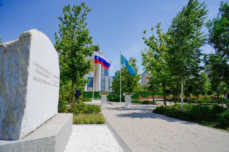 В Астане открылась аллея вечной дружбы Казахстана и России
  