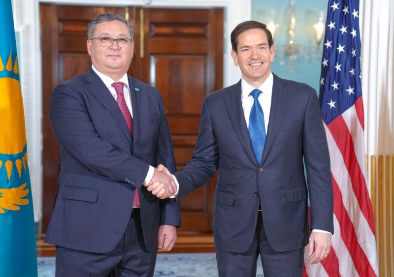 Глава МИД РК и госсекретарь США обсудили двустороннее сотрудничество