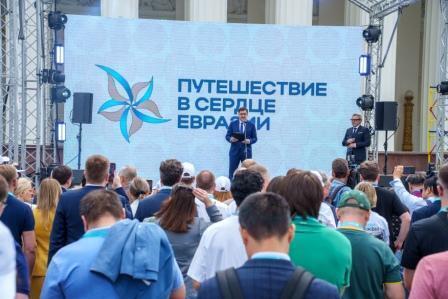В Москве стартовала международная экспедиция "Путешествие в сердце Евразии"  