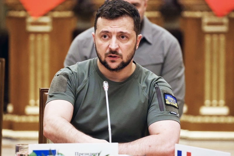 Financial Times: Зеленский пал с демократического пьедестала
