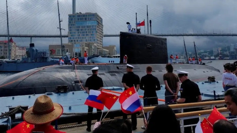 Россия и Китай начали совместные учения в Японском море