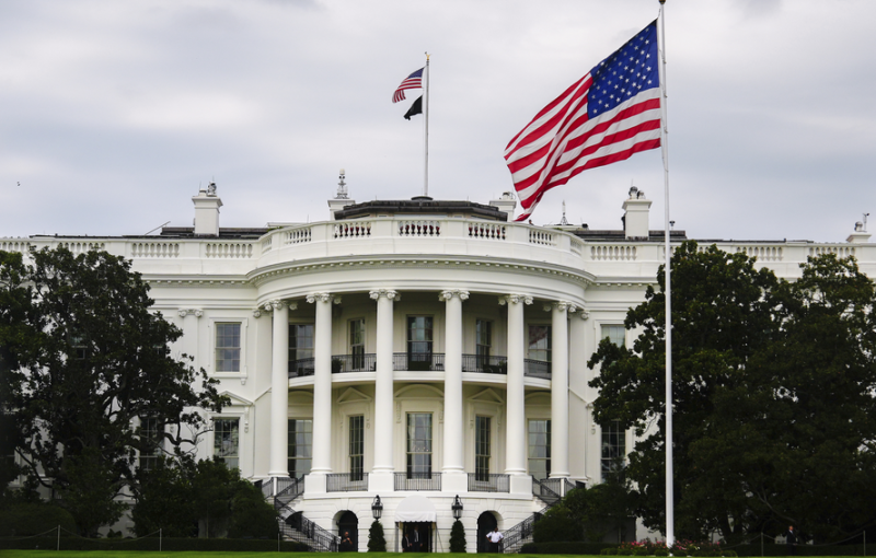 Белый дом распорядился наметить массовые увольнения на случай шатдауна