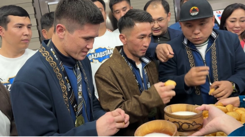 Как братья Сабырханы из Шымкента стали чемпионами мира по боксу в один день