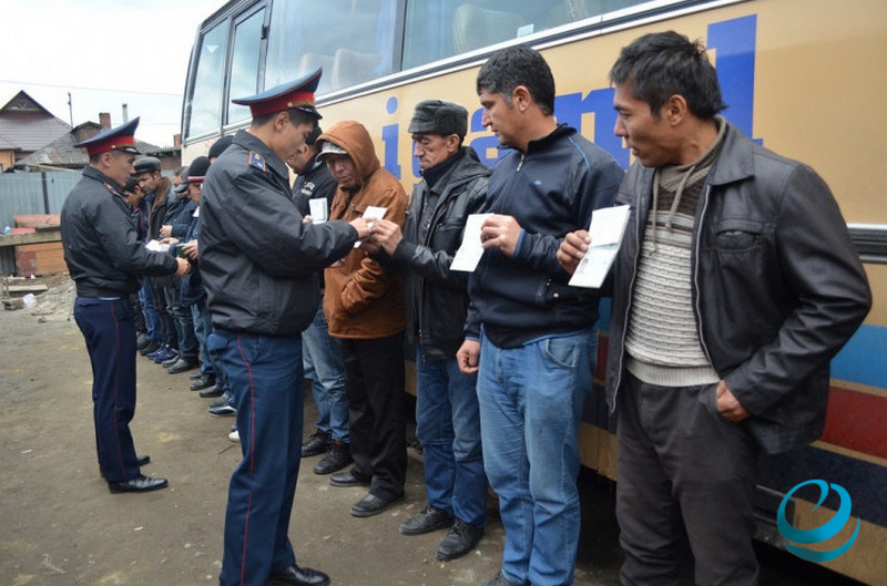 Казахстан усиливает борьбу с нелегальной миграцией: новые риски и вызовы безопасности