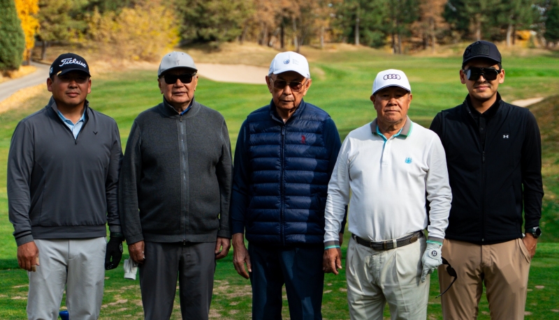 Элита на лужайке: кто остался в гольф-клубе после Назарбаева