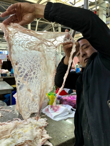 Где в Алматы мясо дешевле и что люди думают о сайгачатине?