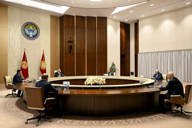 Глава Кыргызстана обсудил с секретарями Совбезов ЦА и Индией совместные меры по безопасности