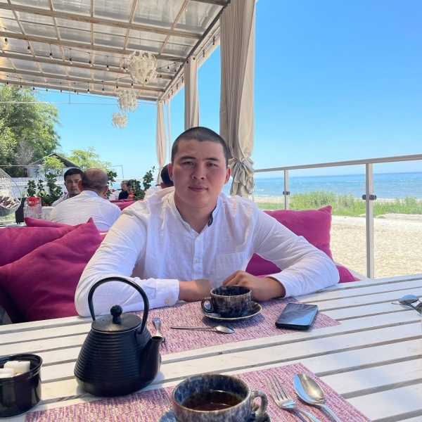 Из-за наркобизнеса сержанта КНБ заблокировали счета сотен казахстанцев