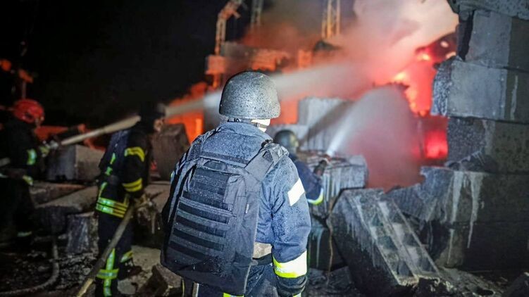 Россия нанесла удар по Украине. В Киеве двое погибших, по стране аварийные отключения света