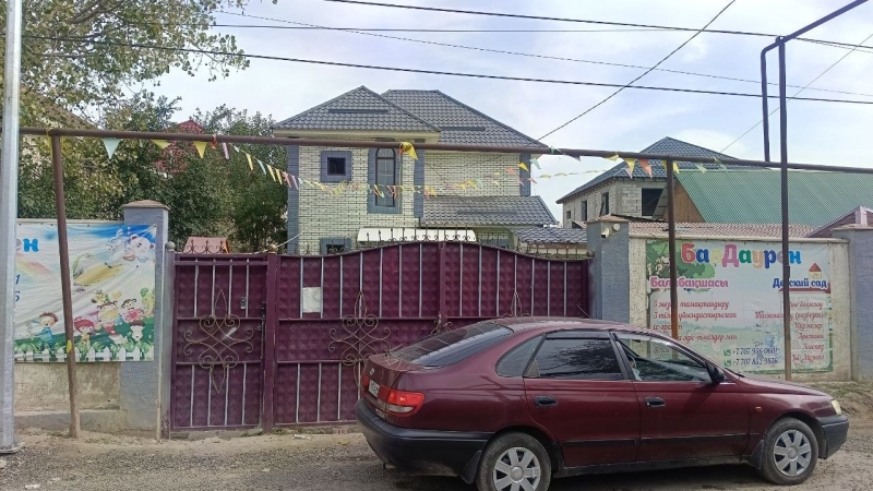 В алматинском микрорайоне на месте снесённых домов оставляют помойки. А почему их вообще сносят?