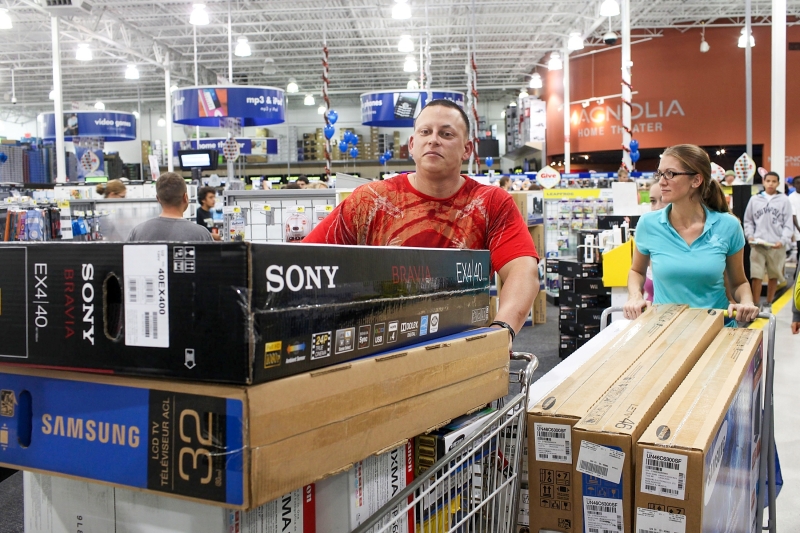 "Черная пятница": как день, который ассоциировался с хаосом, превратился в день распродаж