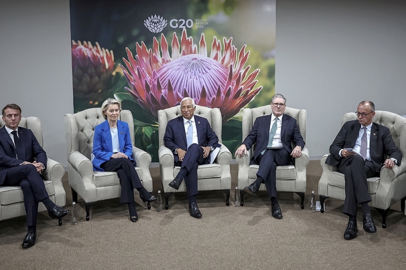 Евросоюз саботирует план Трампа. Европейцы проводят экстренный саммит в Африке и встречу с американцами в Швейцарии