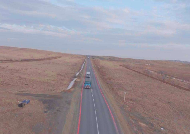 Красную сигнальную полосу на обочину дороги впервые нанесли в Карагандинской области