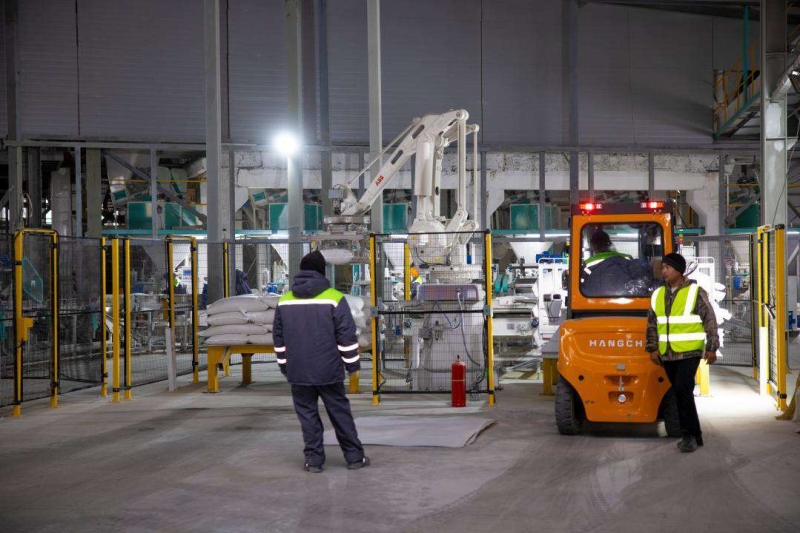 В Конаеве открыли завод по переработке пшеницы