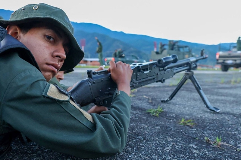 В Венесуэле объявили всеобщую мобилизацию и проводят учения