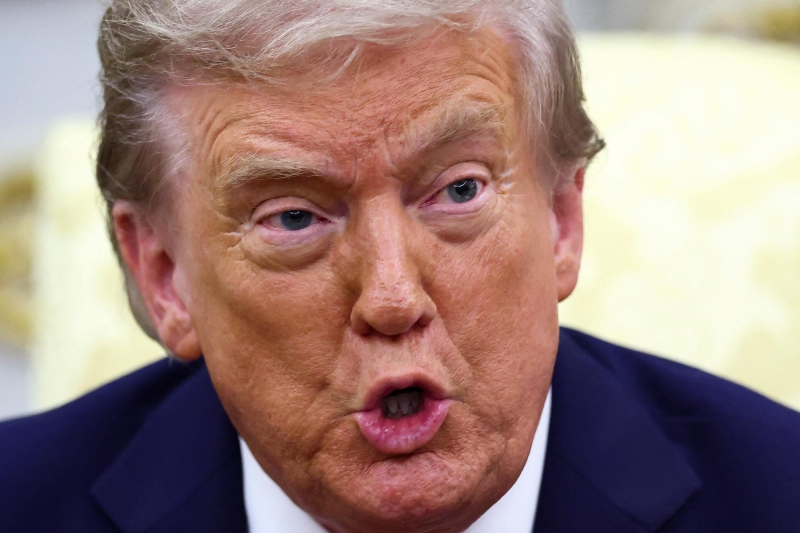 Знал ли Трамп о преступлениях? В Белом доме назвали фейками письма из архива Эпштейна