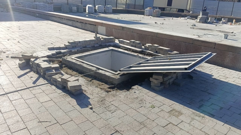 Фонтан возле алматинского ТЮЗа за полтора миллиарда. Почему его хотя бы не достроили?