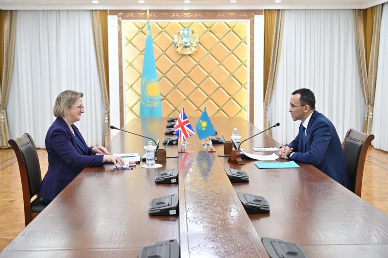 Глава Сената встретился с послом Великобритании в Казахстане