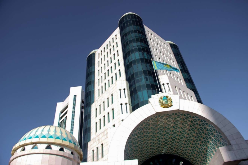 Госслужащим не разрешено заниматься бизнесом – Сенат