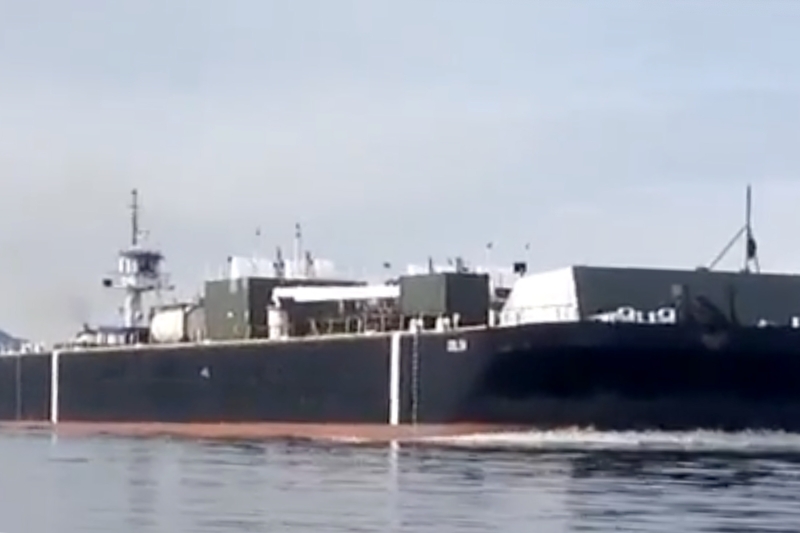 Легализованное пиратство. Танкер Bella 1 пытается уйти от американской погони и передает сигналы бедствия