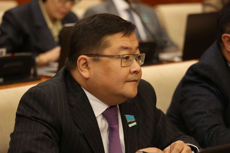 Мажилисмен требует приравнять к госизмене поддержку атаки БПЛА на КТК