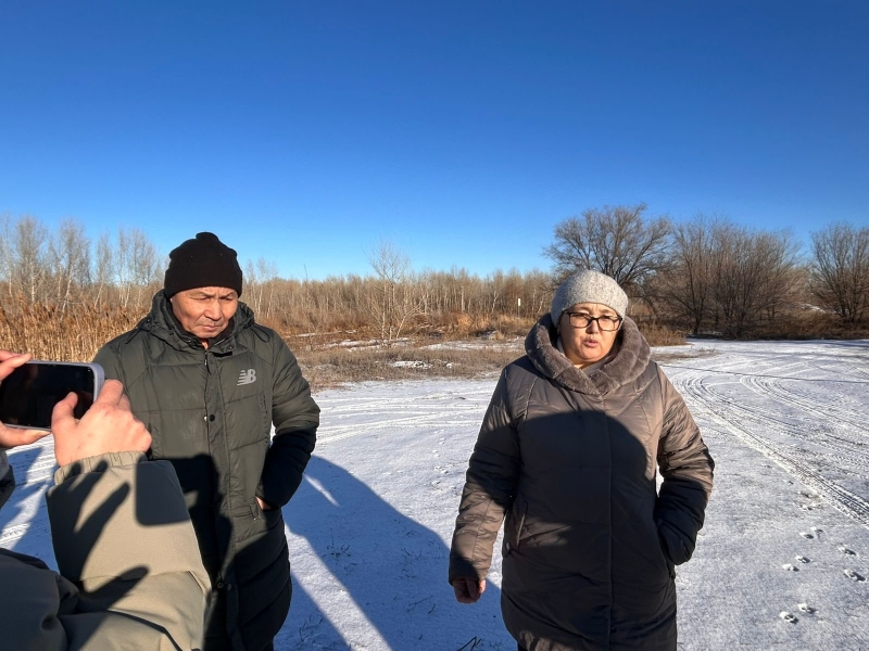 «Он не мог сам прыгнуть в реку»: мать утонувшего подростка в Актобе требует наказать виновных