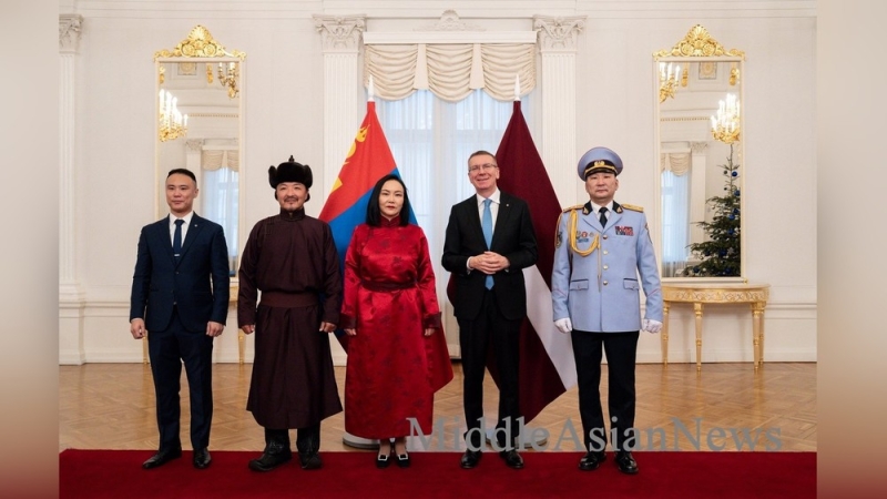 Президент Эдгарс Ринкявичс пригласил президента Монголии посетить Латвию