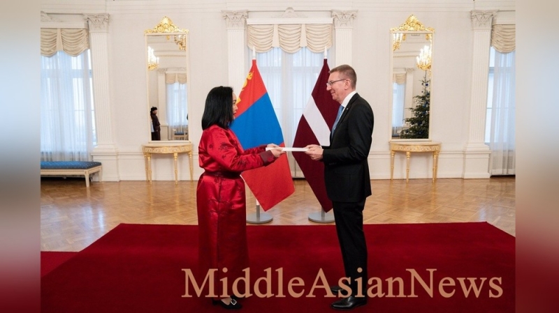 Президент Эдгарс Ринкявичс пригласил президента Монголии посетить Латвию