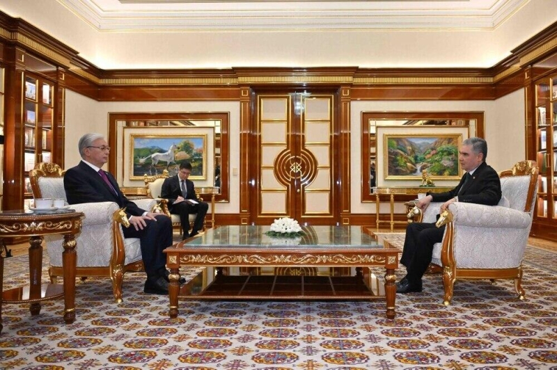 Токаев принимает участие в форуме мира и доверия в Ашхабаде