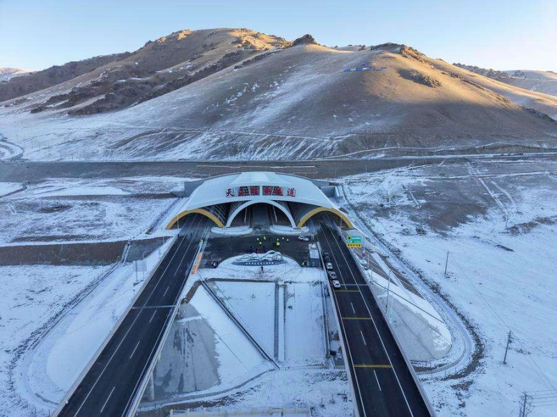 В Китае открыли самый длинный в мире тоннель на скоростной автостраде
